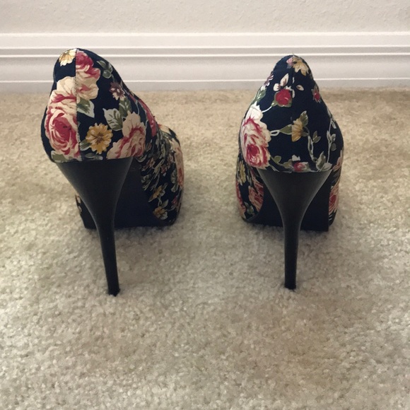 Floral heel - Picture 4 of 4
